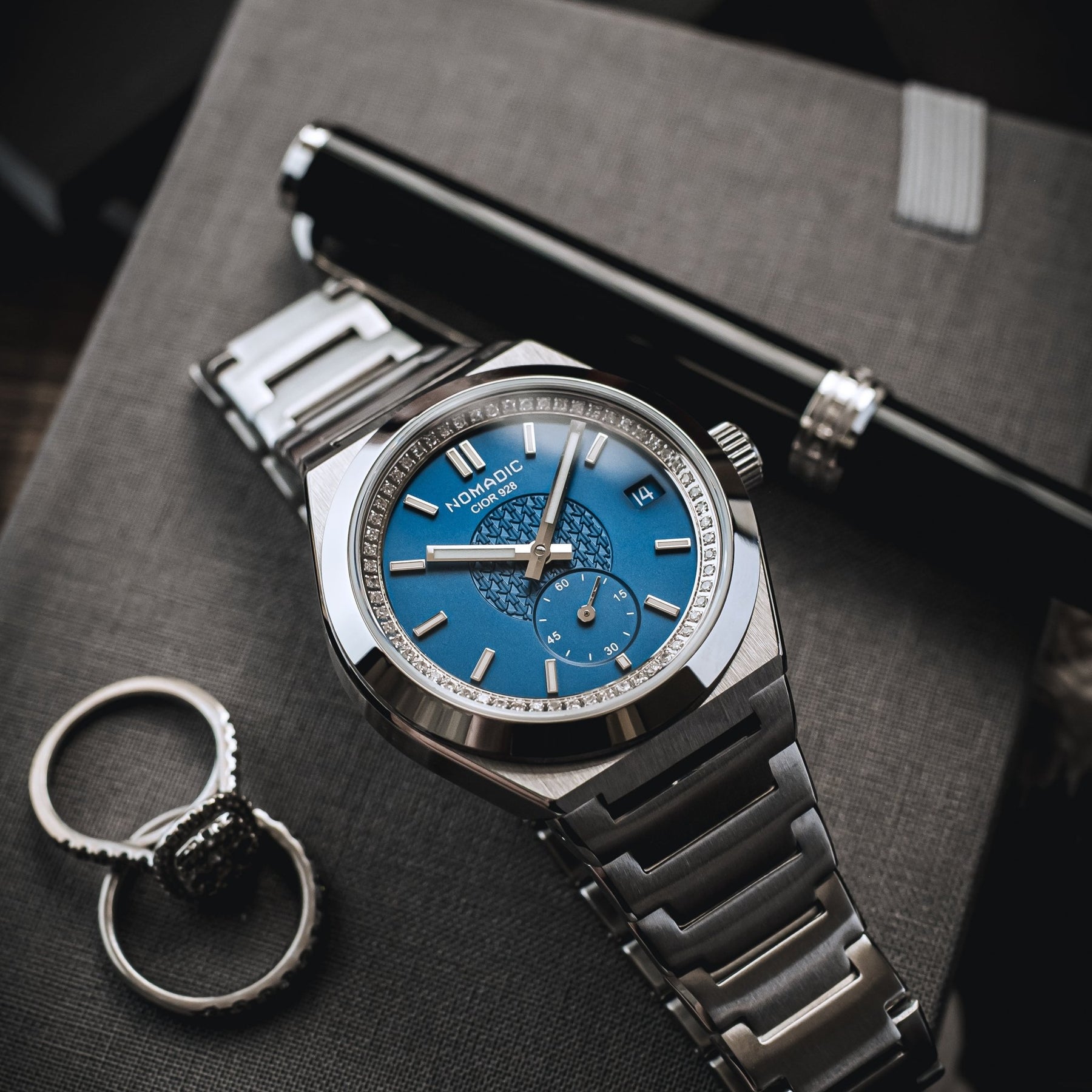 Cíor 928 - Ocean Blue with diamonds - Luxury Sports Watch (36mm)