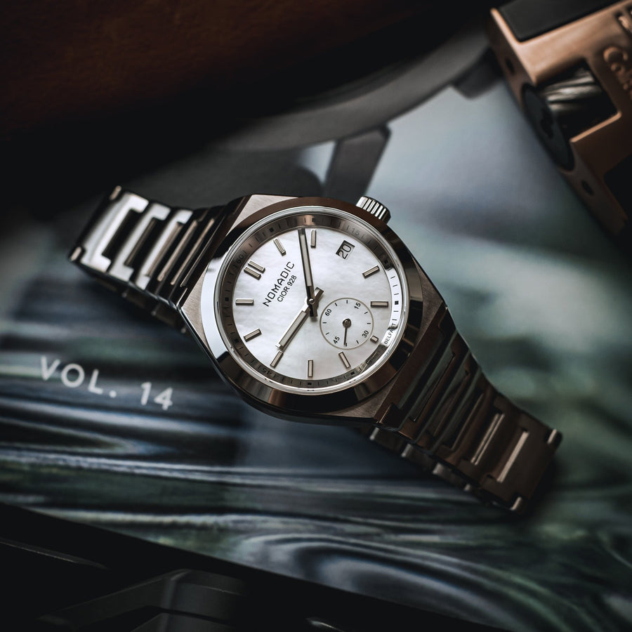 Cíor 928  - Mother of Pearl - Luxury Sports Watch (36mm)