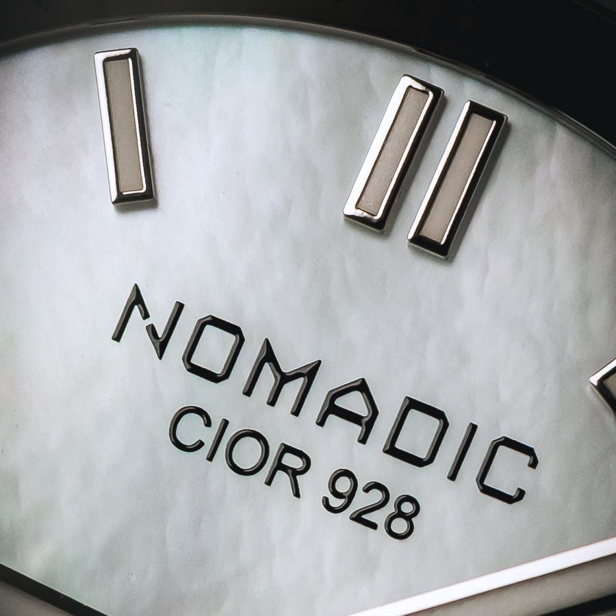 Cíor 928  - Mother of Pearl - Luxury Sports Watch (36mm)