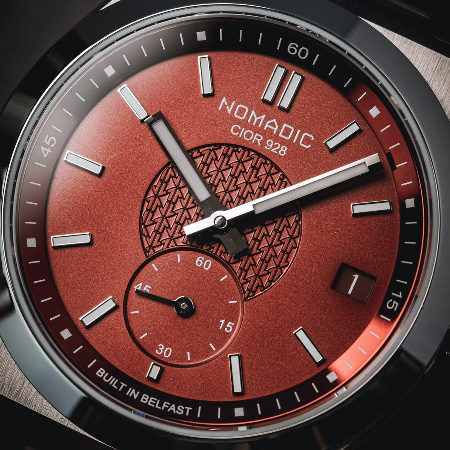 Cíor 928 - Crimson Dawn - Luxury Sports Watch (36mm)