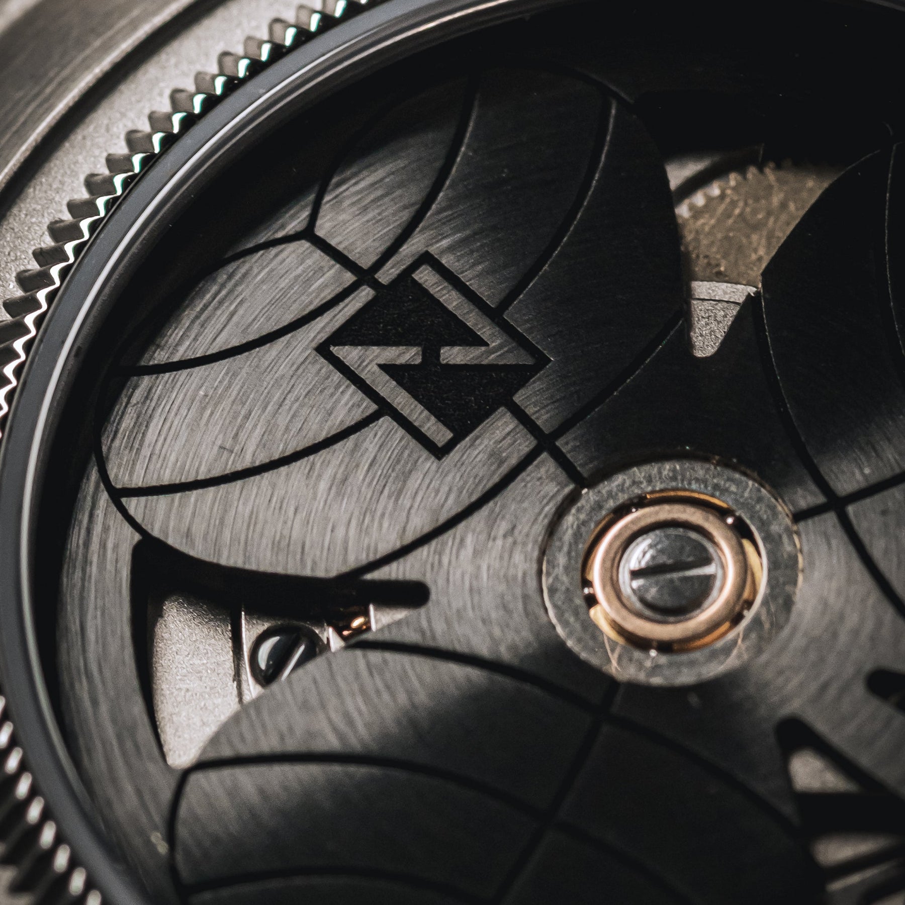 (36mm) Maraí 401 Compact - Black Shamrock Limited Edition