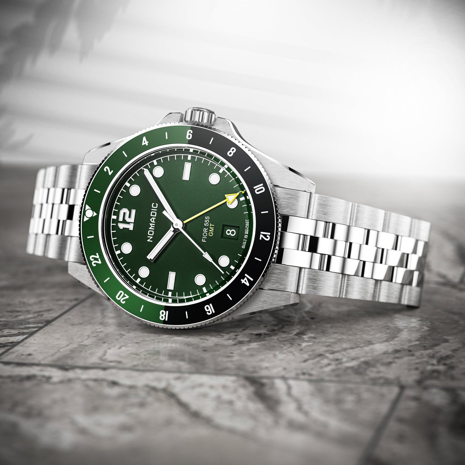 Fíor 555 - GMT Watch (41mm) - Emerald Abyss