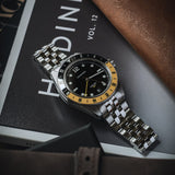 Fíor 555 - GMT Watch (41mm) - Shipyard Yellow
