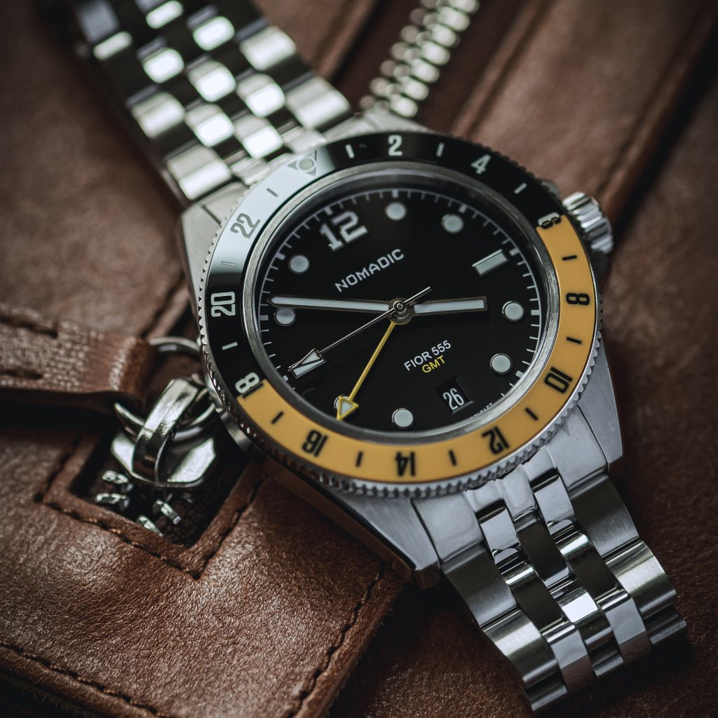 Fíor 555 - GMT Watch (41mm) - Shipyard Yellow