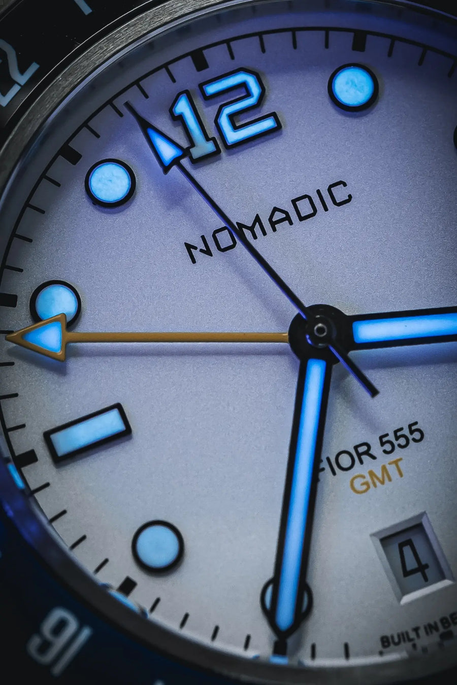 Fíor 555 - GMT Watch (41mm) - Navigator White